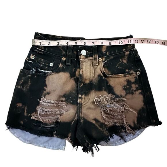 Levi’s ~ Black 550 Tie Dye shorts~ hardware detail on back pocket ~ size 12slim - Picture 10 of 12